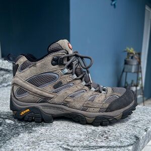 Merrill Hiking Shoes Vibram 7.5
